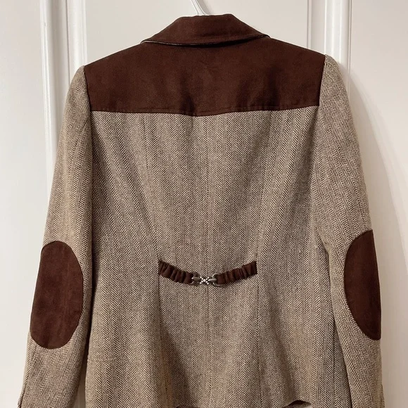 Coat - Picture 4 of 6